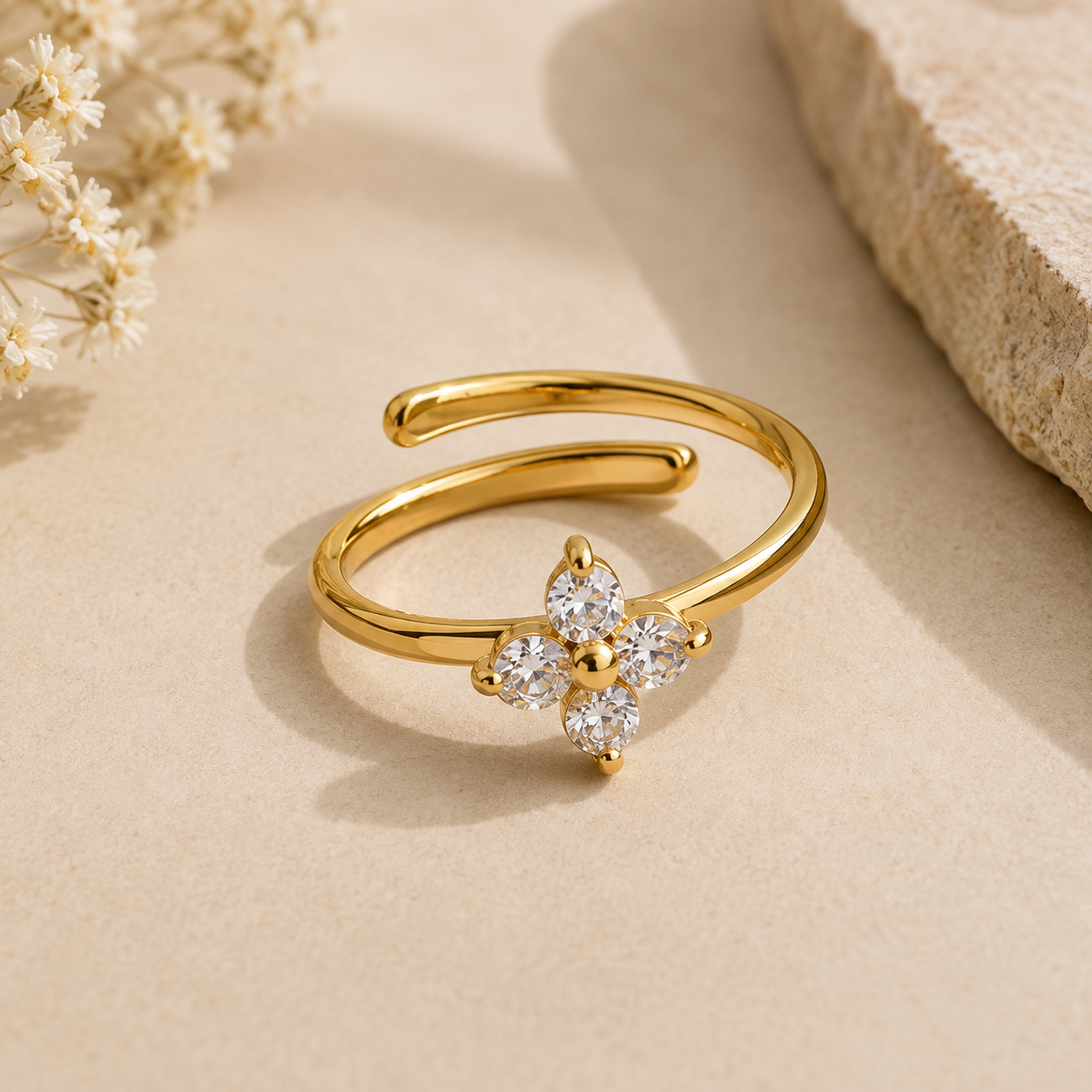 Anillo Ajustable de Flor con Circonia Cúbica