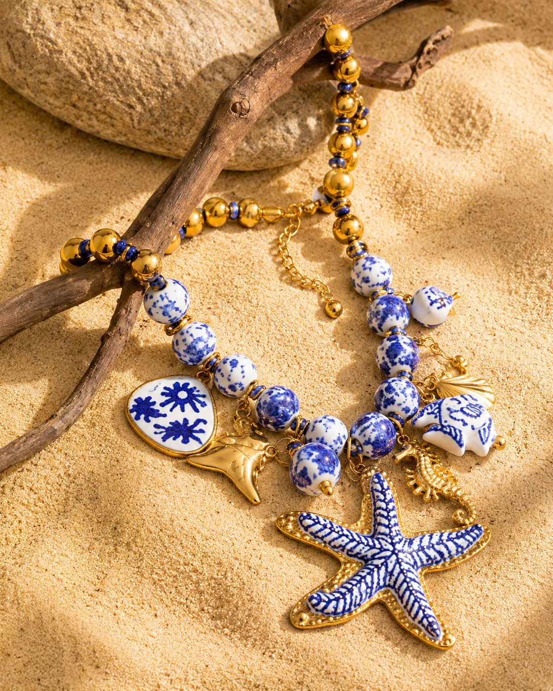 Collar de Cerámica "Ocean" con Dijes de Pez y Estrella de Mar